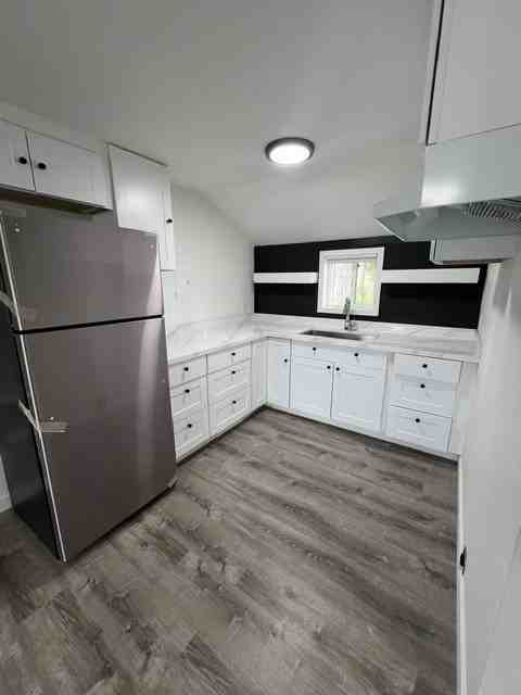 2054 Roosevelt Avenue - Photo 4 of 7