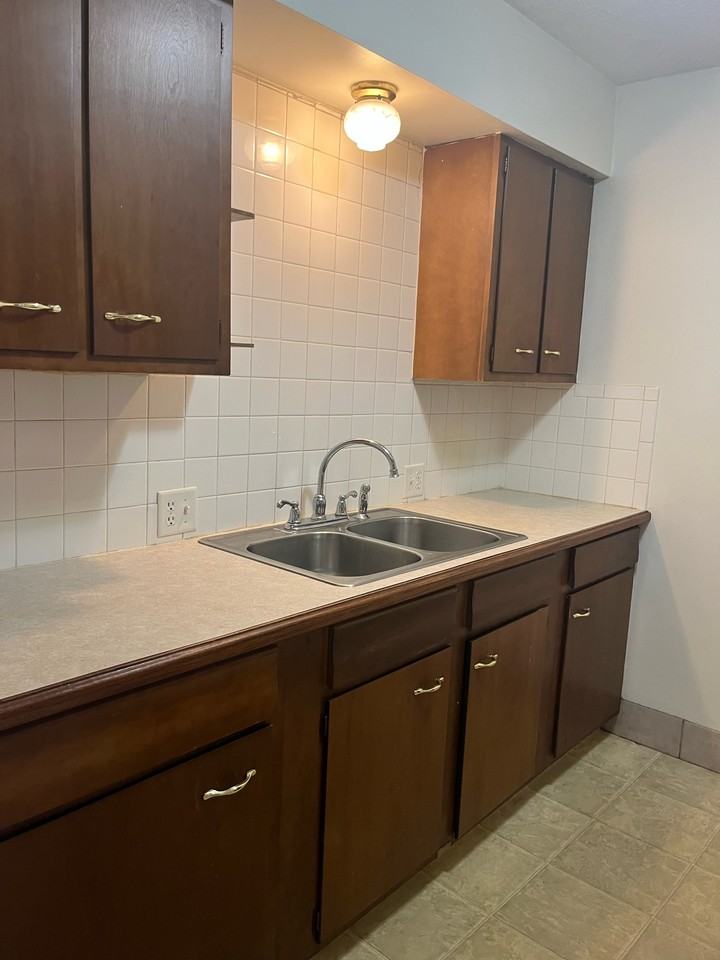 625 5th Avenue - Photo 2 of 7