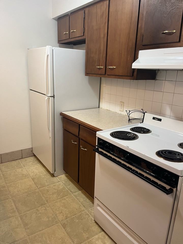 625 5th Avenue - Photo 3 of 7