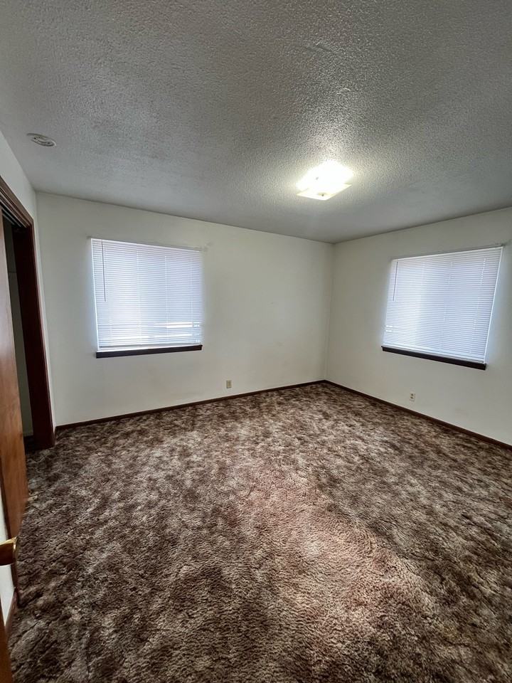 625 5th Avenue - Photo 4 of 7