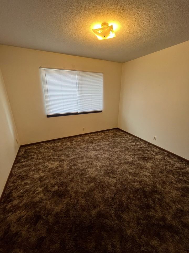 625 5th Avenue - Photo 5 of 7