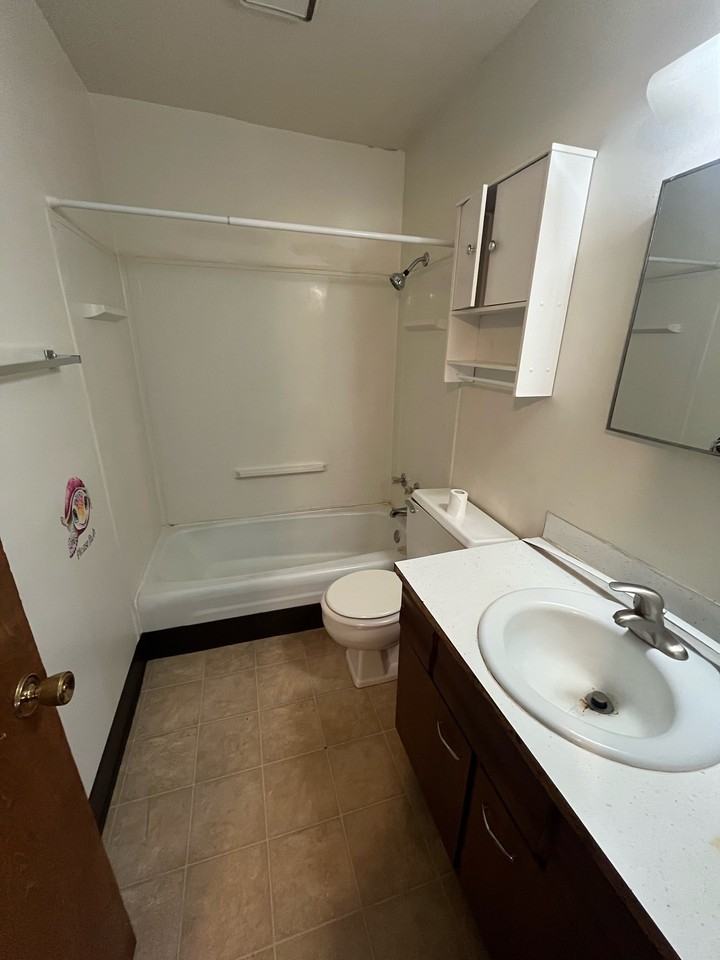 625 5th Avenue - Photo 6 of 7