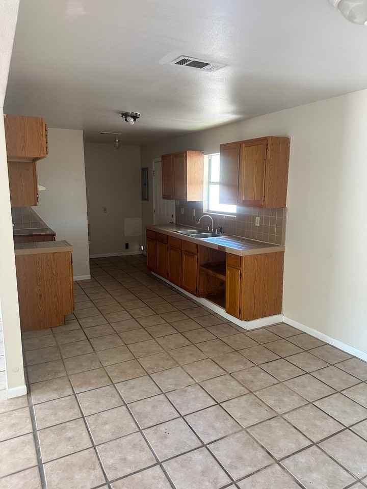 192 Crescent Creek Ln - Photo 3 of 10