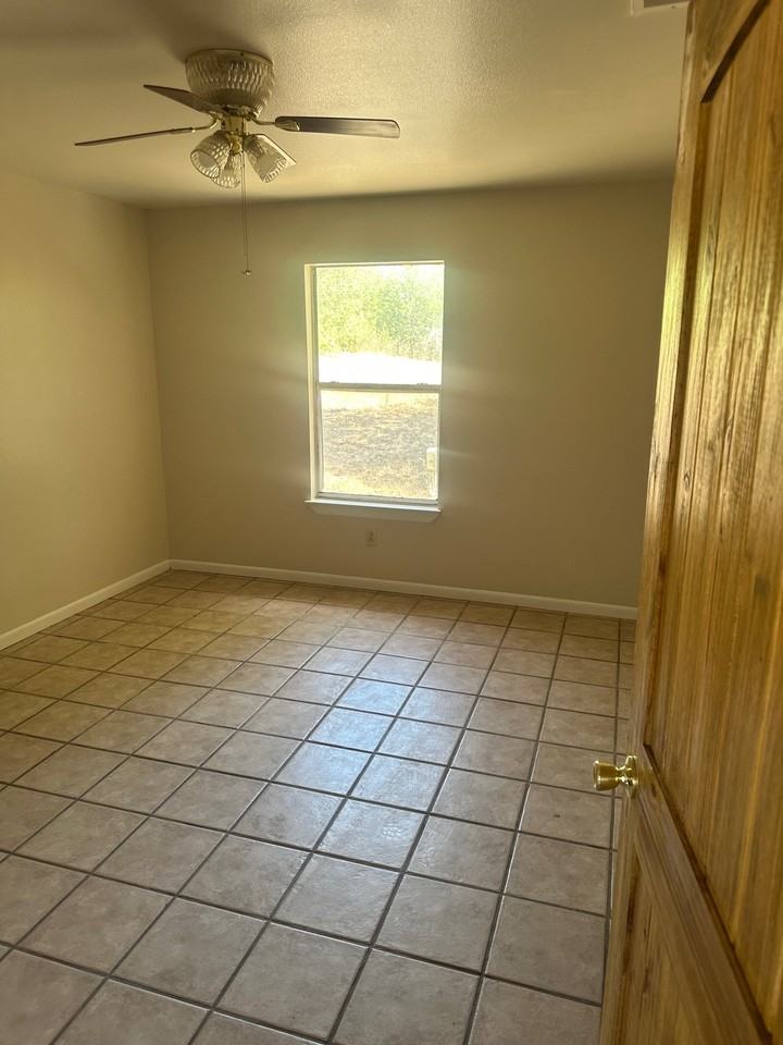 192 Crescent Creek Ln - Photo 7 of 10