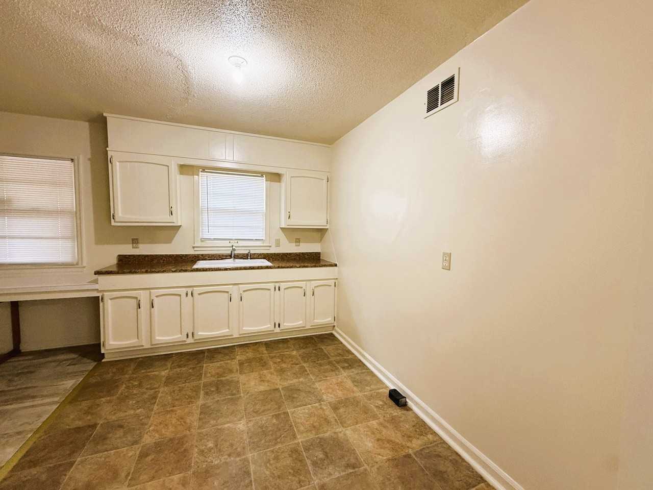 1514 N Pershing St - Photo 6 of 16