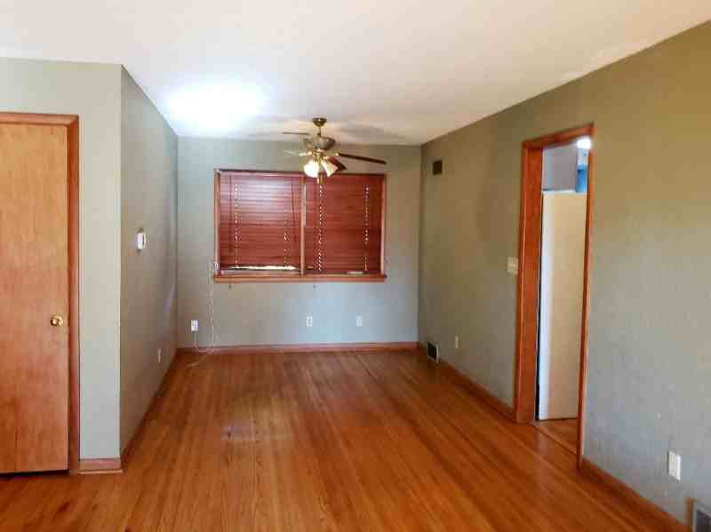 563 S Kokomo Ave - Photo 3 of 14