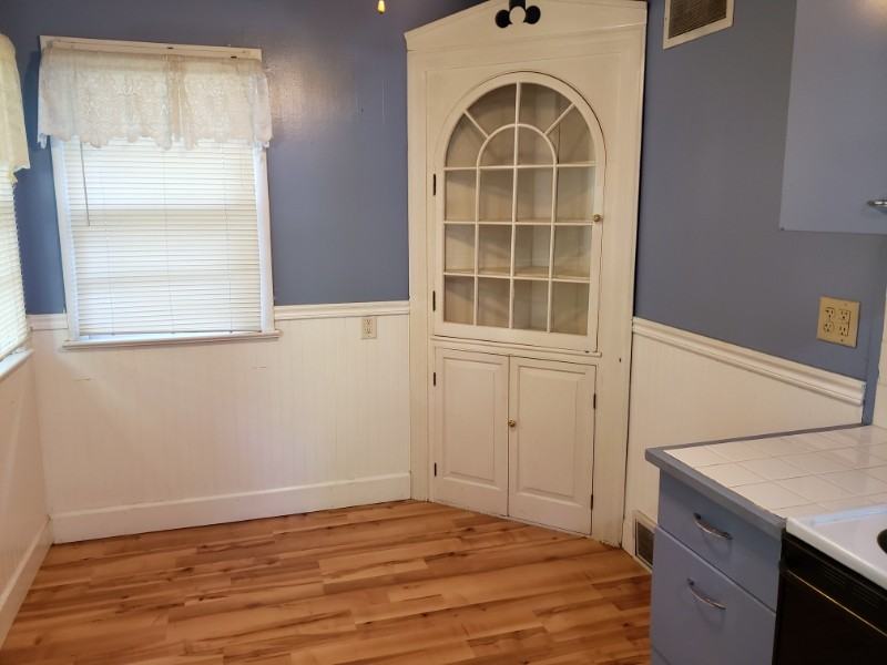 563 S Kokomo Ave - Photo 6 of 14