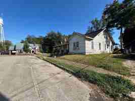 featured image of 130 E Franklin St