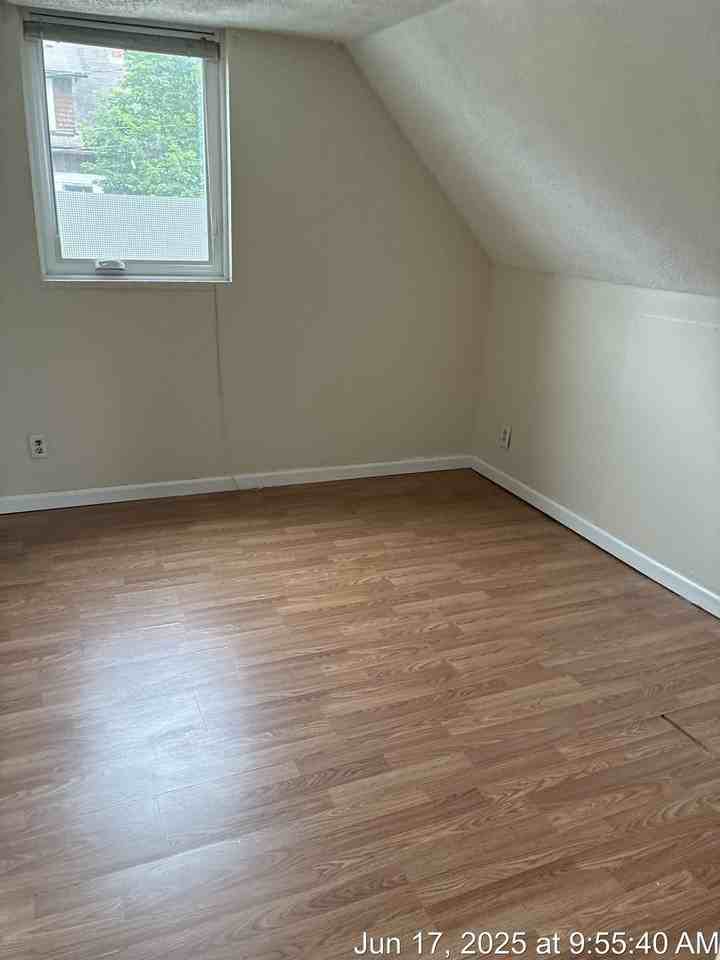 759 Willey St.  Apt b - Photo 4 of 26