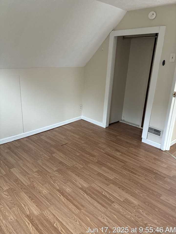 759 Willey St.  Apt b - Photo 5 of 26