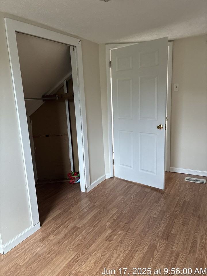 759 Willey St.  Apt b - Photo 7 of 26