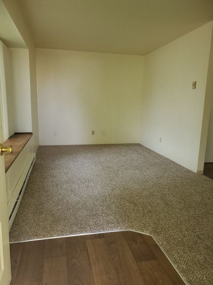 720 Walker Rd - Photo 2 of 16