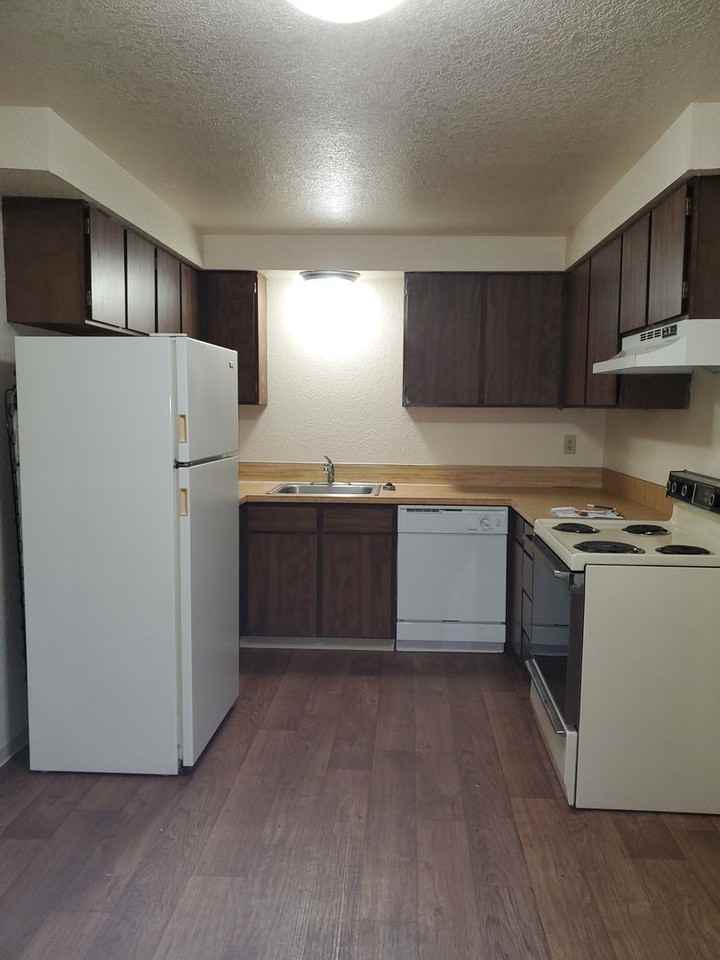 720 Walker Rd - Photo 6 of 16