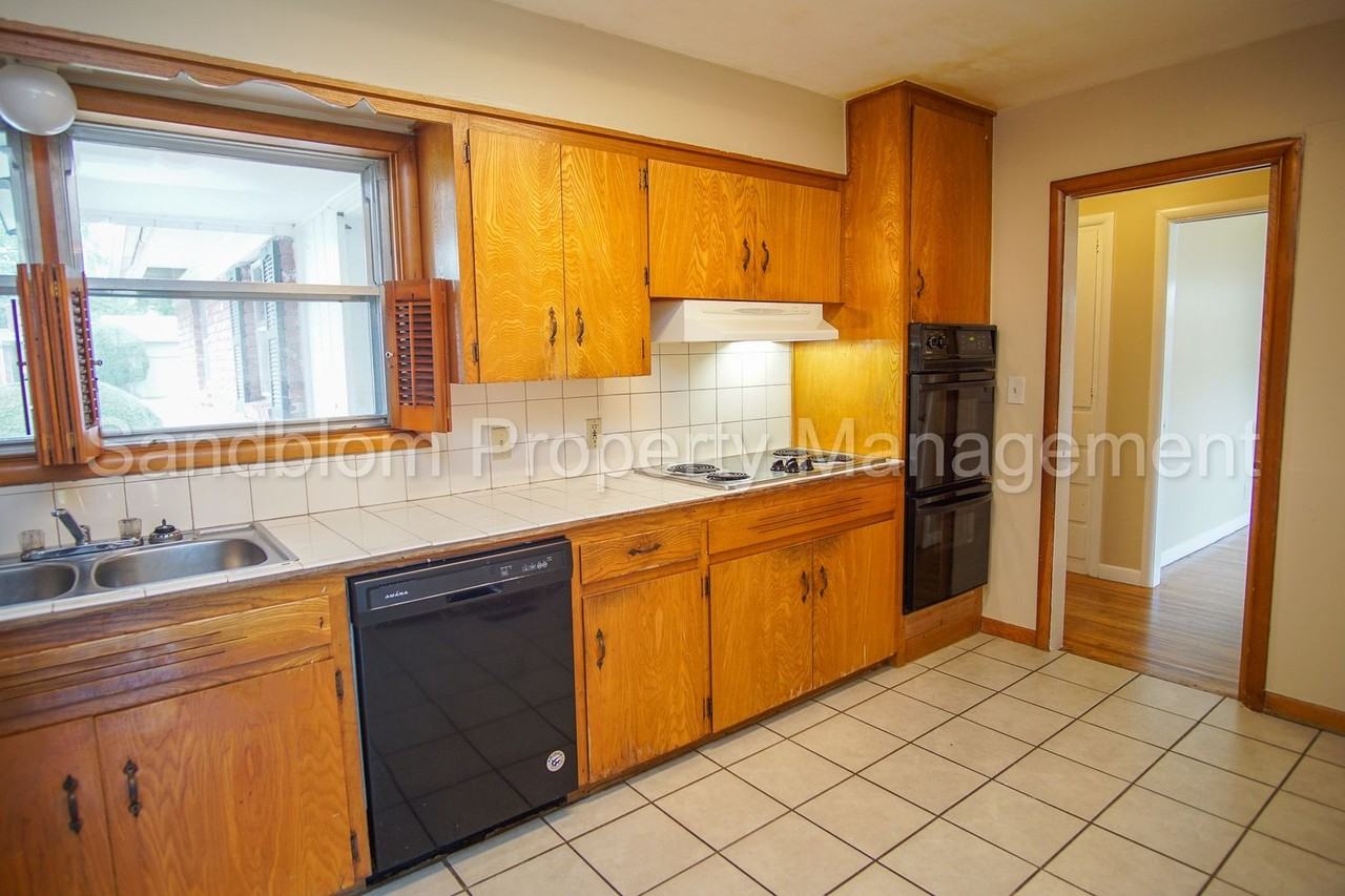 5344 E 27th St - Photo 7 of 18