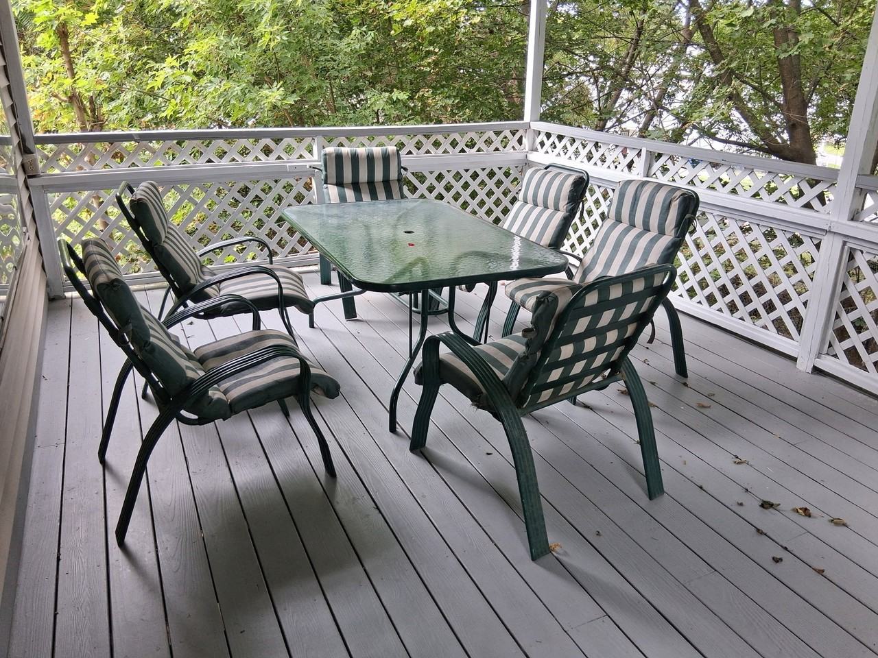 18 Harrington Ave - Photo 4 of 11