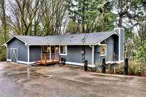 featured image of 4610 Fir Dr Ne