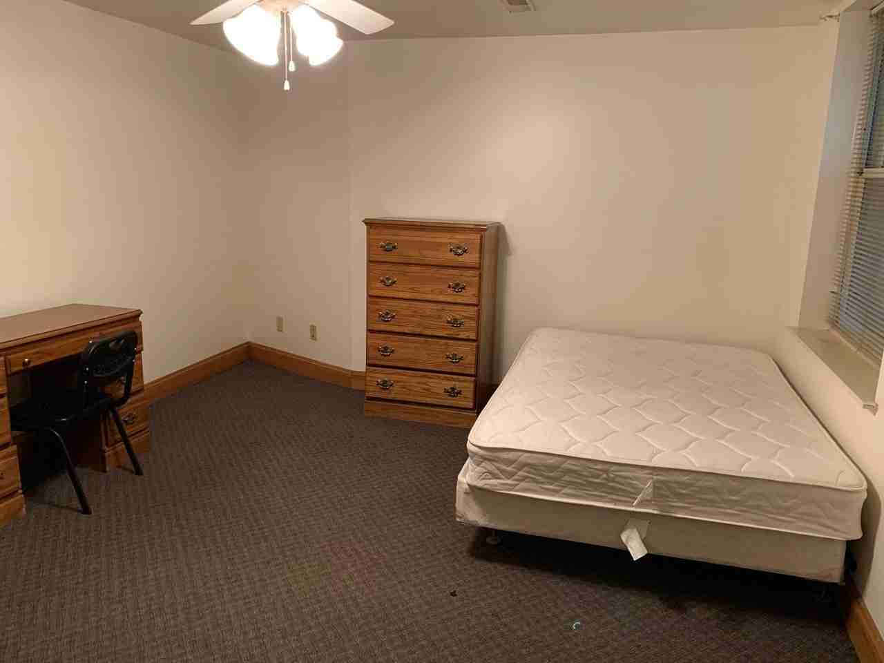609 - Photo 3 of 25