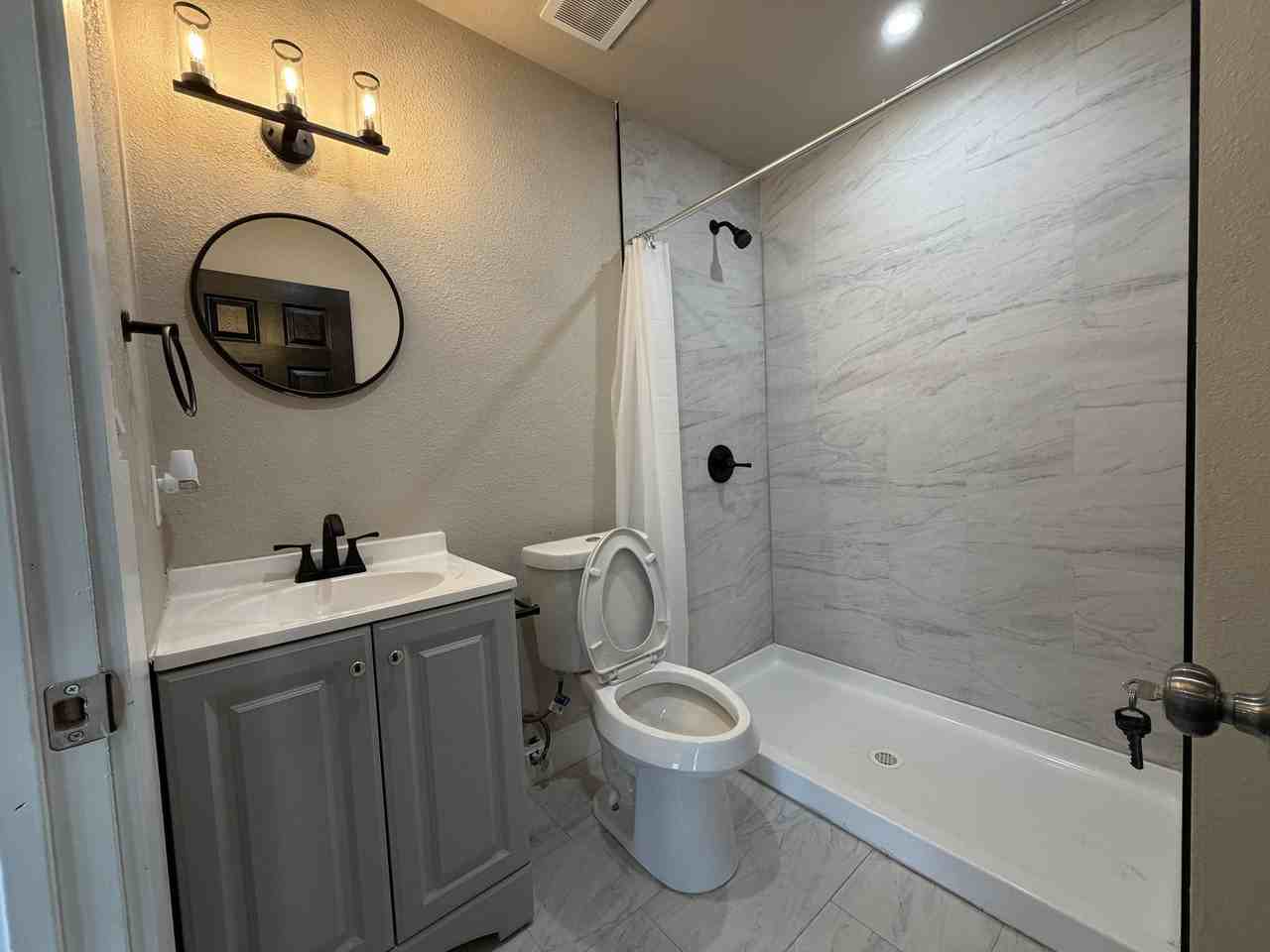 418 N Clements St - Photo 6 of 19