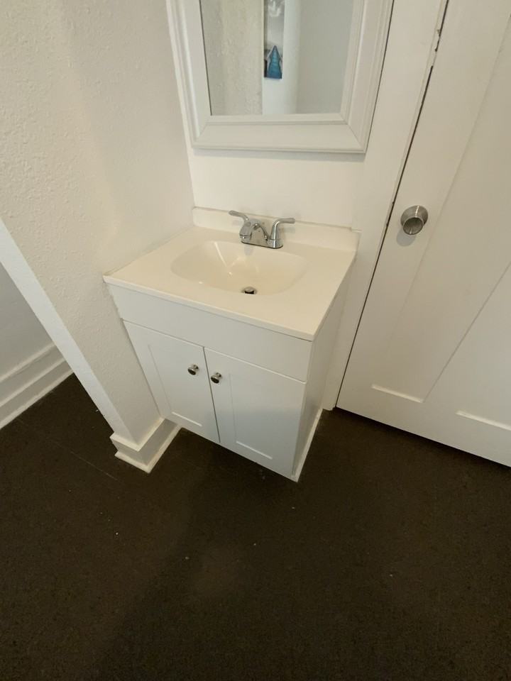 1232 Northwest 44th Street - Photo 4 of 6