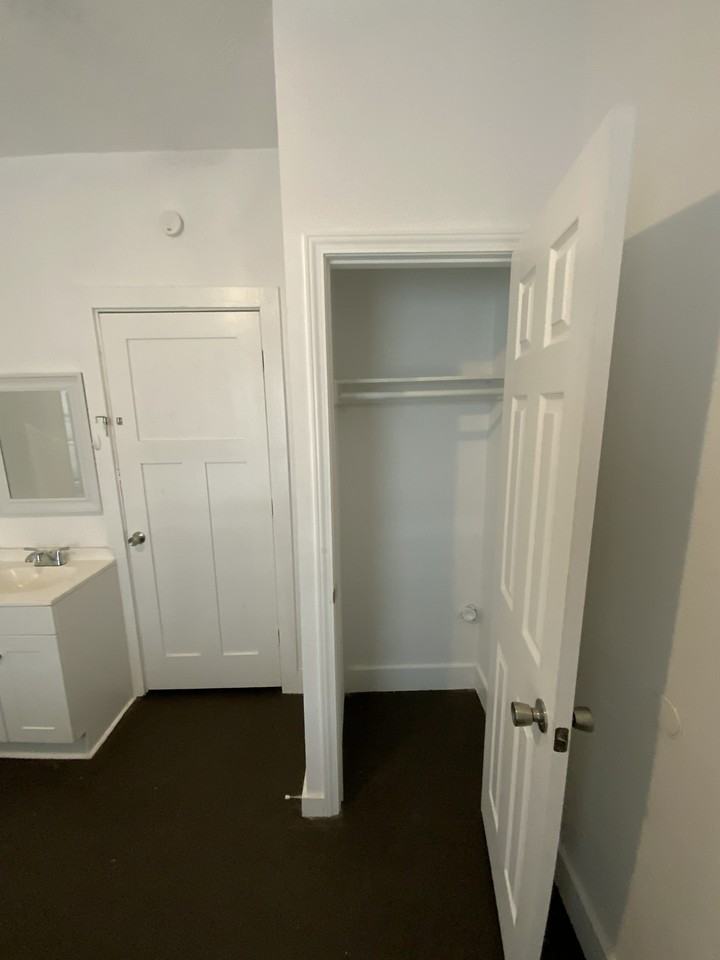 1232 Northwest 44th Street - Photo 5 of 6