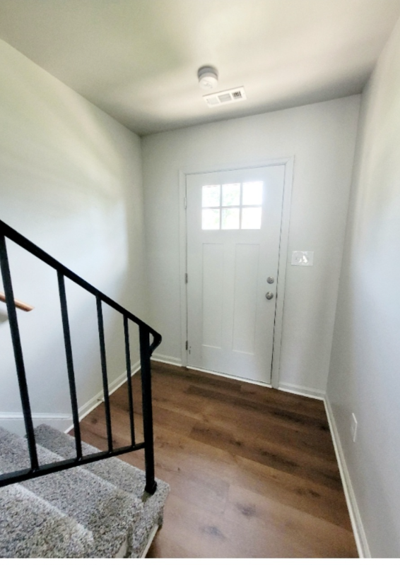 12 Bainbridge Ave #B - Photo 4 of 8