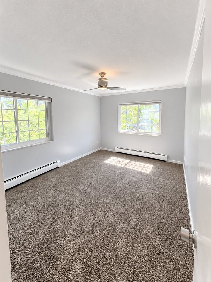2225 S Jasmine St #204 - Photo 5 of 6