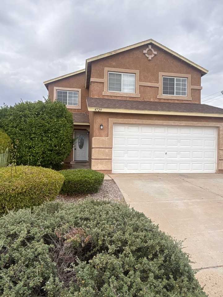 4729 Chesapeake Pl Ne - Photo 2 of 32