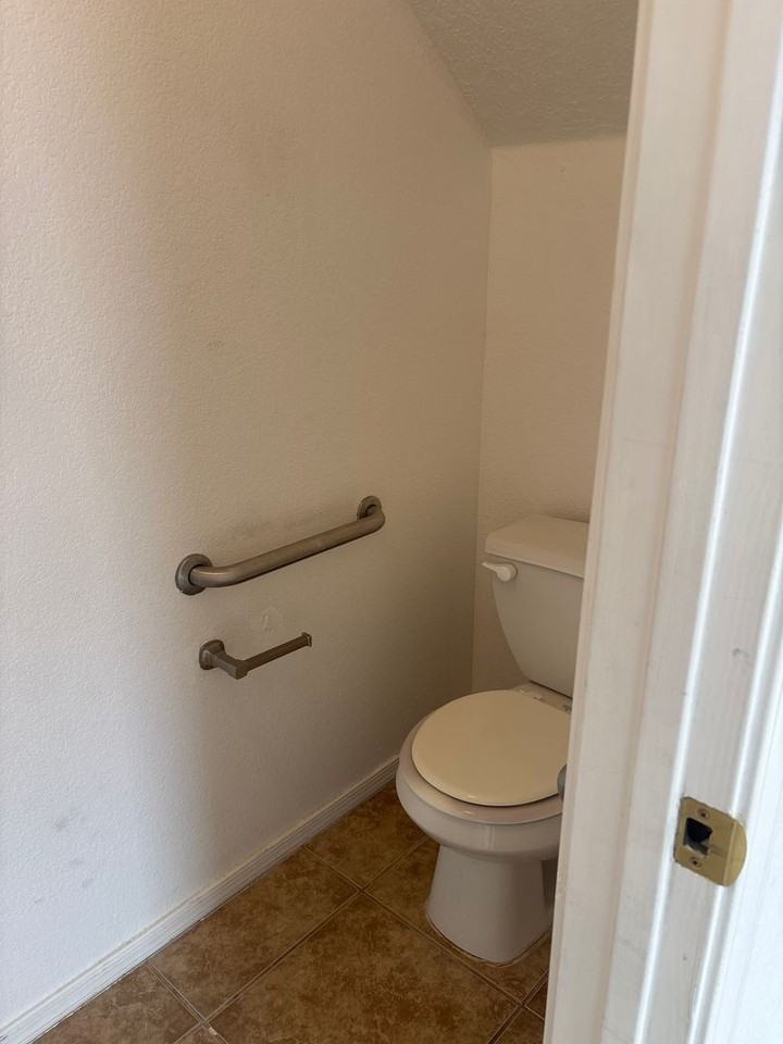 4729 Chesapeake Pl Ne - Photo 6 of 32
