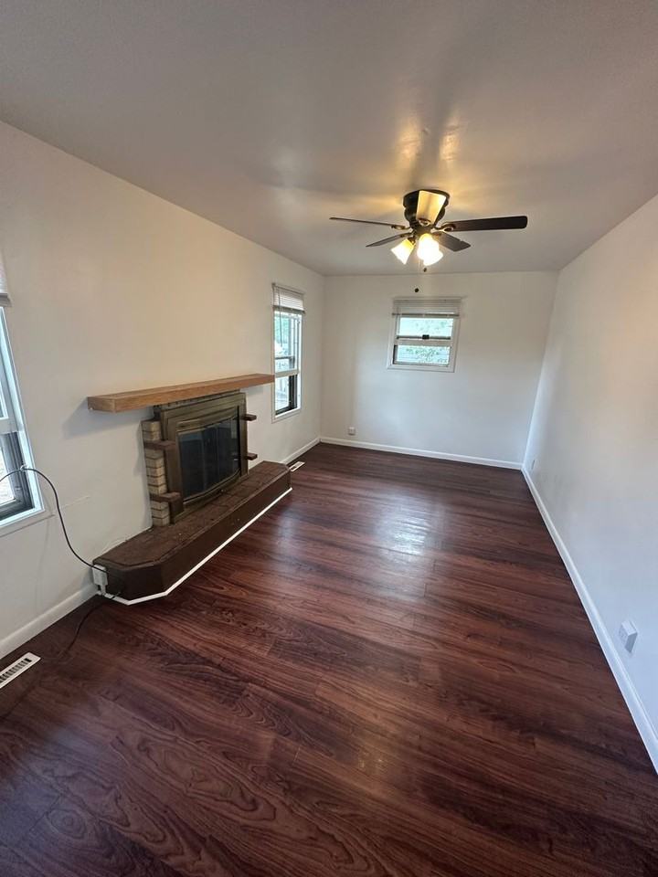 1219 1/2 13th Ave - Photo 4 of 18