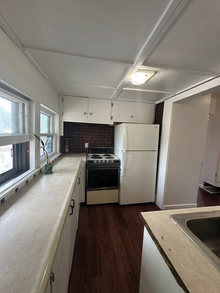 1219 1/2 13th Ave - Photo 7 of 18