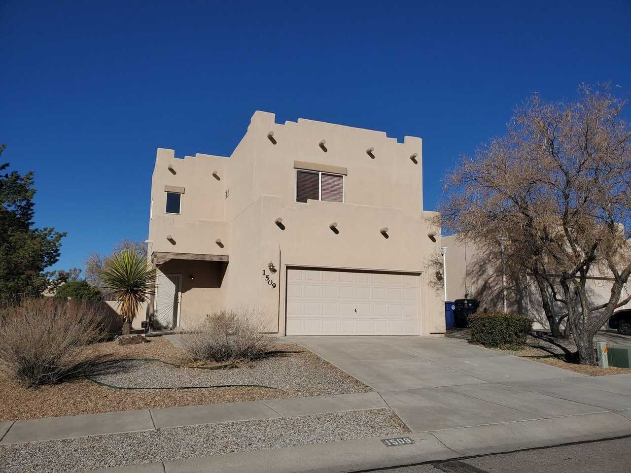 1509 Calle Sonrisa Ne - Photo 2 of 24
