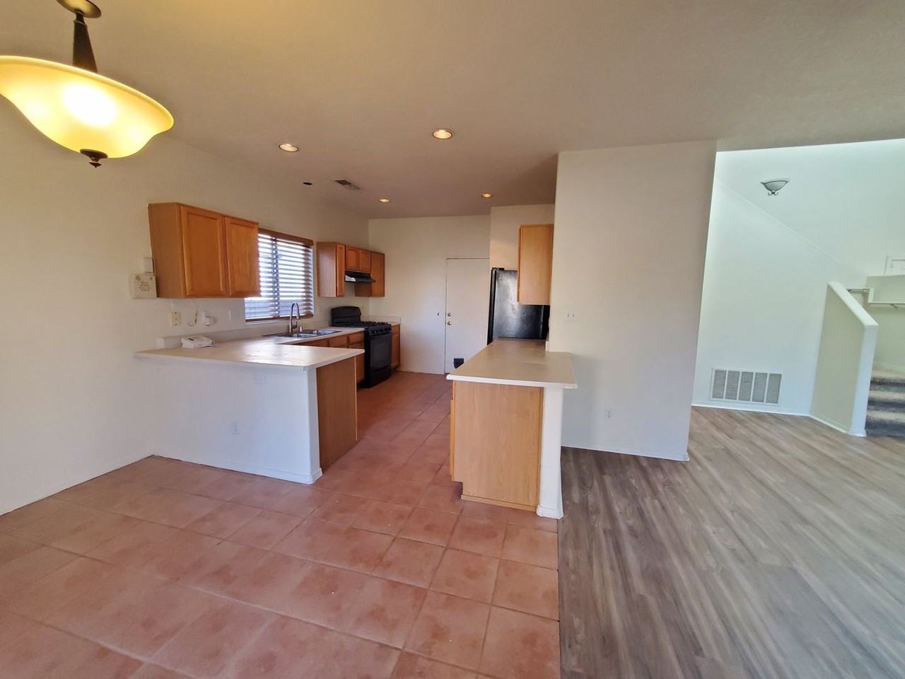 1509 Calle Sonrisa Ne - Photo 4 of 24