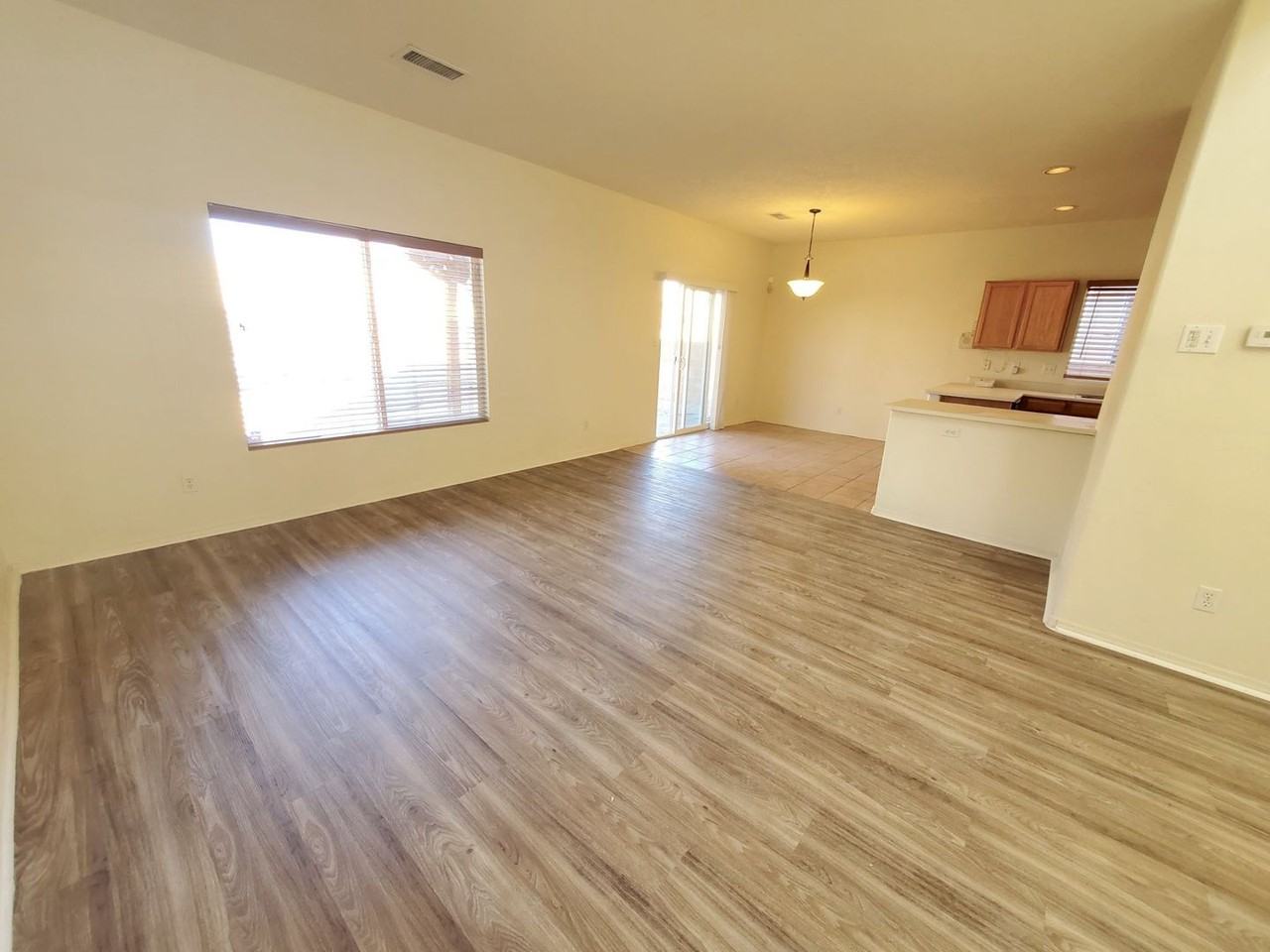 1509 Calle Sonrisa Ne - Photo 6 of 24