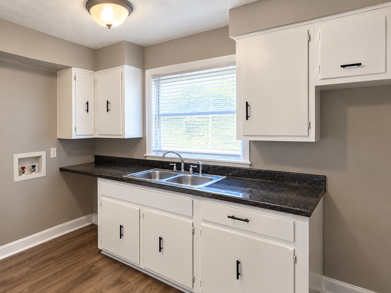 2066 Benton St - Photo 3 of 9