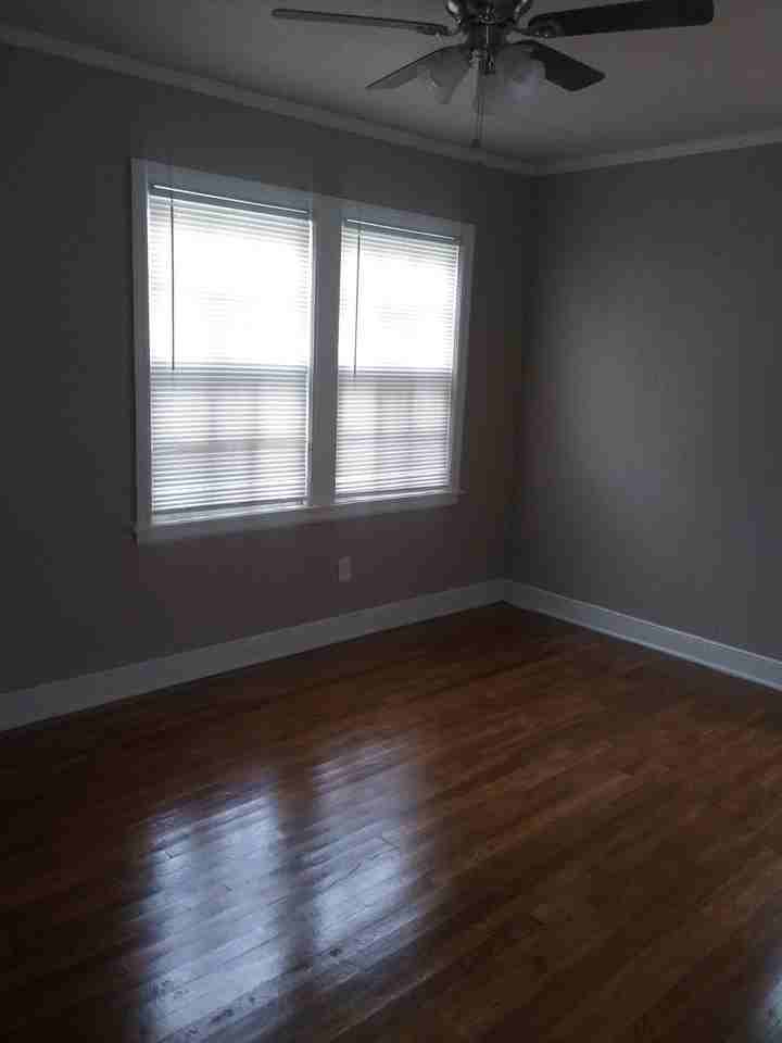 2066 Benton St - Photo 5 of 9
