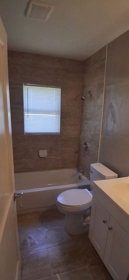 2066 Benton St - Photo 6 of 9