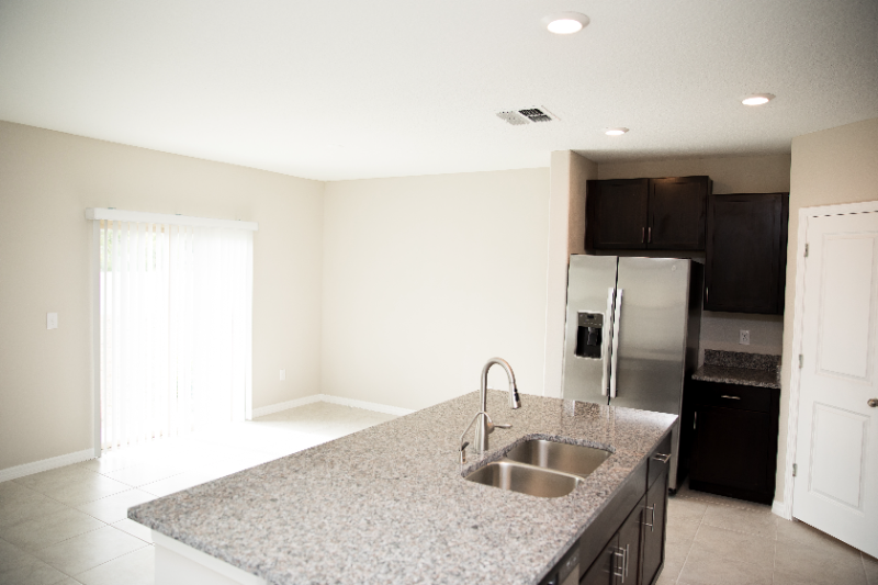 552 Argyll Dr - Photo 5 of 24