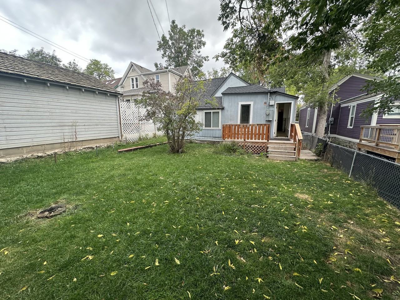 907 5th Ave - Photo 2 of 20