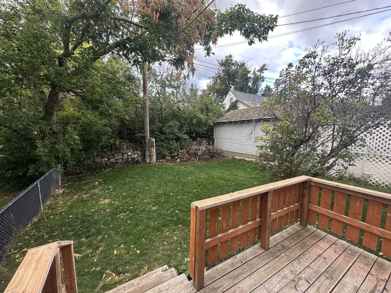 907 5th Ave - Photo 3 of 20