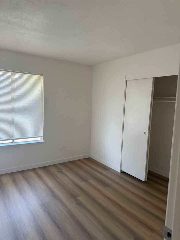 7721 Mcclintock Way - Photo 7 of 8