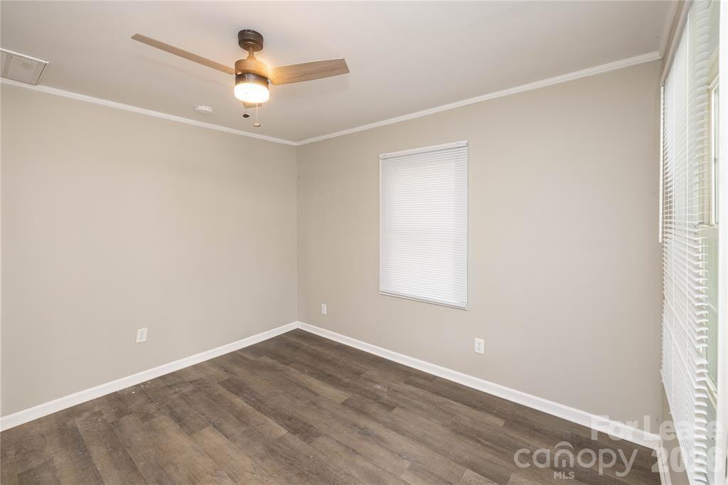 629 Colston Street - Photo 6 of 30