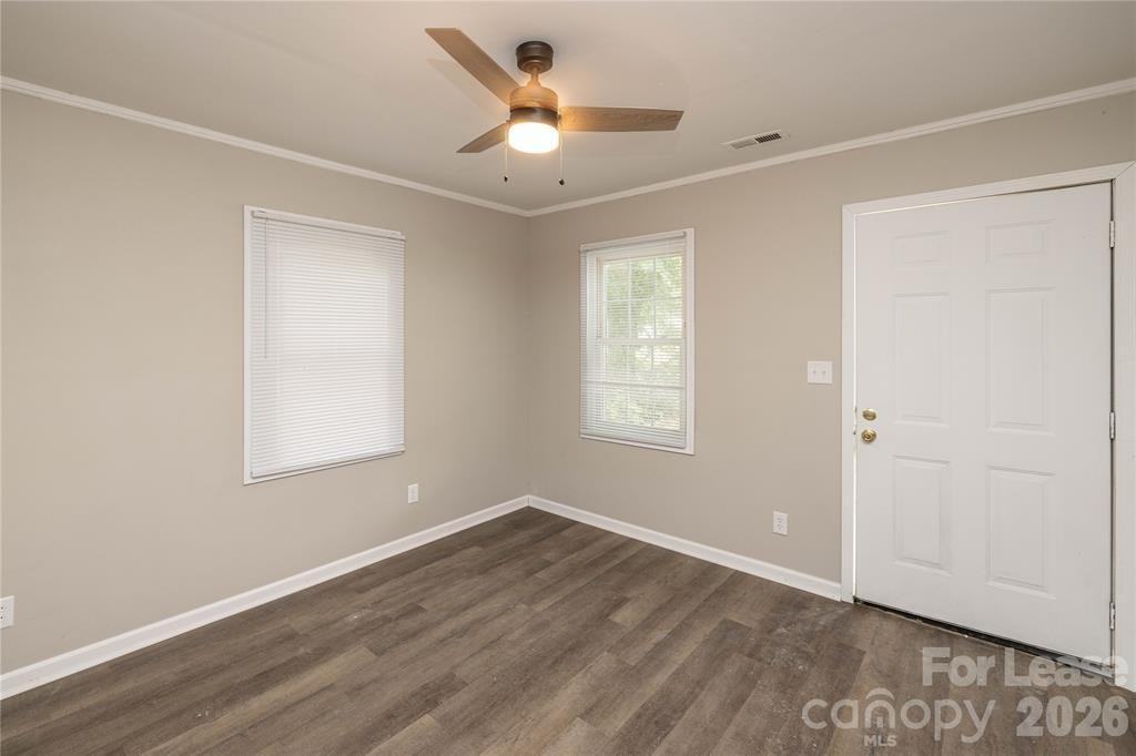 629 Colston Street - Photo 7 of 30
