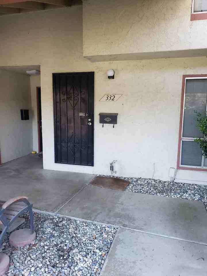 332 Bridge Pl - Photo 2 of 13