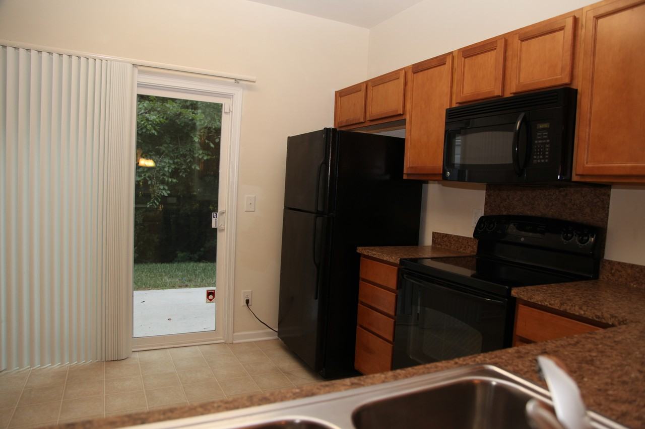 5723 Bent Creek Cir - Photo 4 of 10