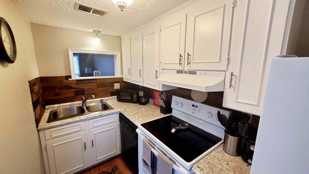 2839 Huntingtowne Farms Ln #A - Photo 7 of 18