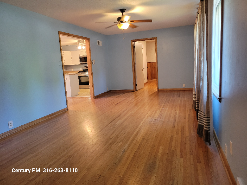 8101 W Maple St - Photo 5 of 20