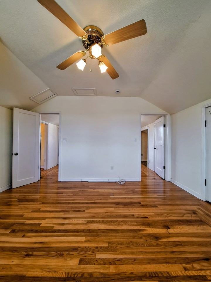 518 E Julian St - Photo 4 of 21