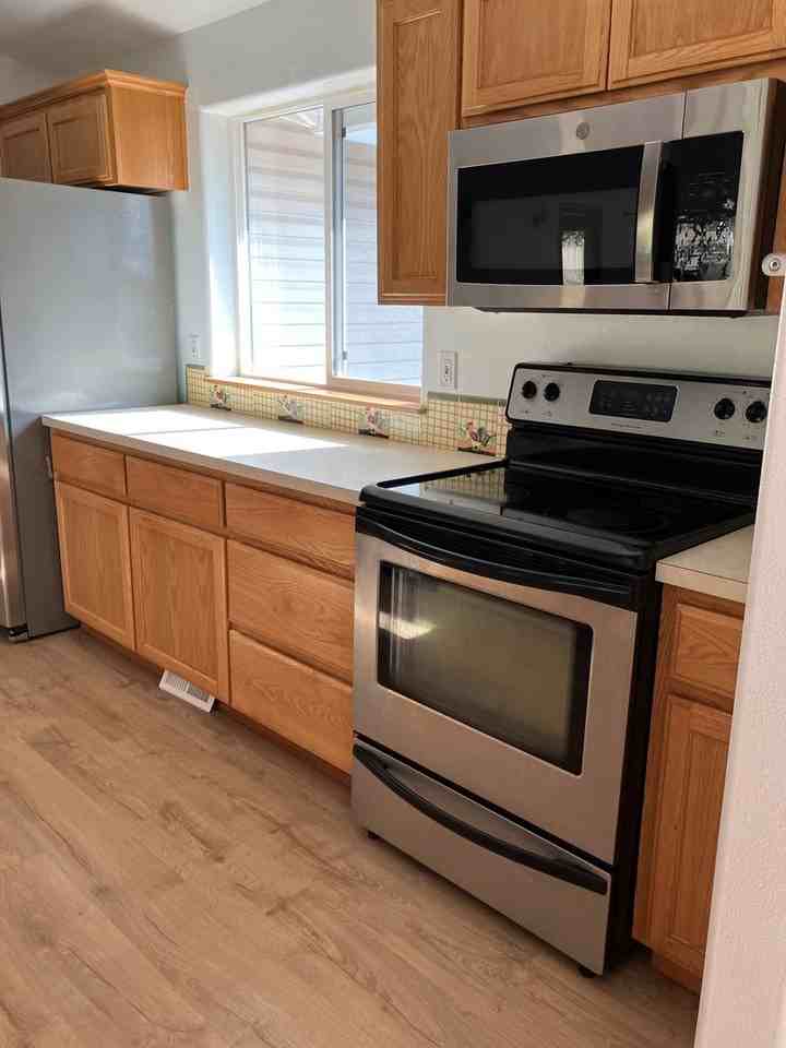 24095 Ne Dayton Ave - Photo 2 of 15