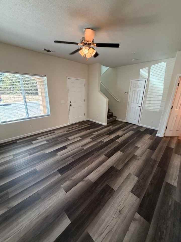 1327 Belmont Dr - Photo 3 of 22