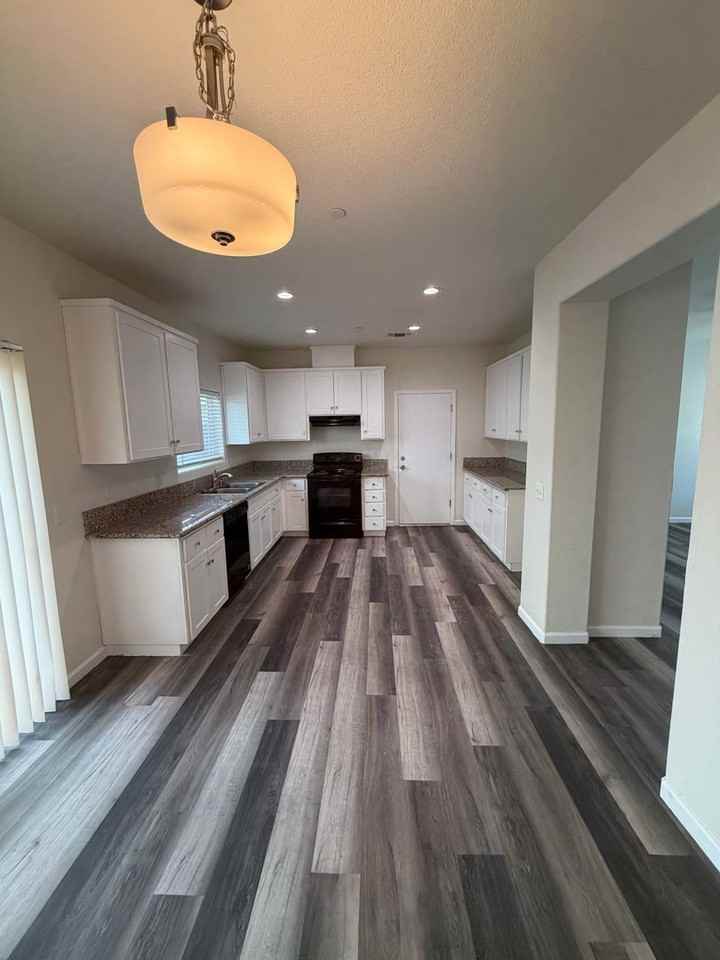 1327 Belmont Dr - Photo 6 of 22